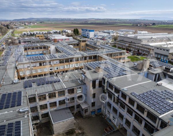 1 498 kWp v Meoptě – největší střešní fotovoltaika v ČR řešena metodou Design&Build.